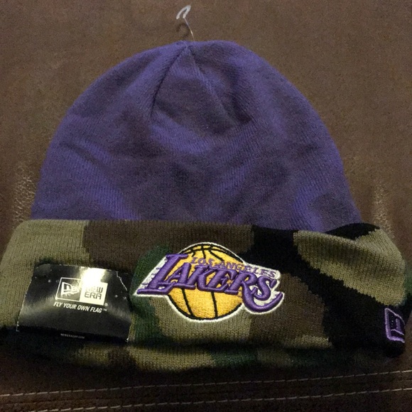 New Era LA Lakers Beanie - Picture 2 of 4